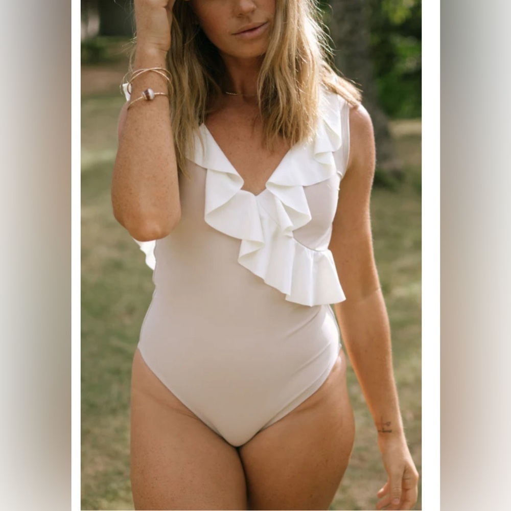 MooRoo Swim Women’s SALCOMBE ONE PIECE Cream Sand Bathing Suit Beach | Size M